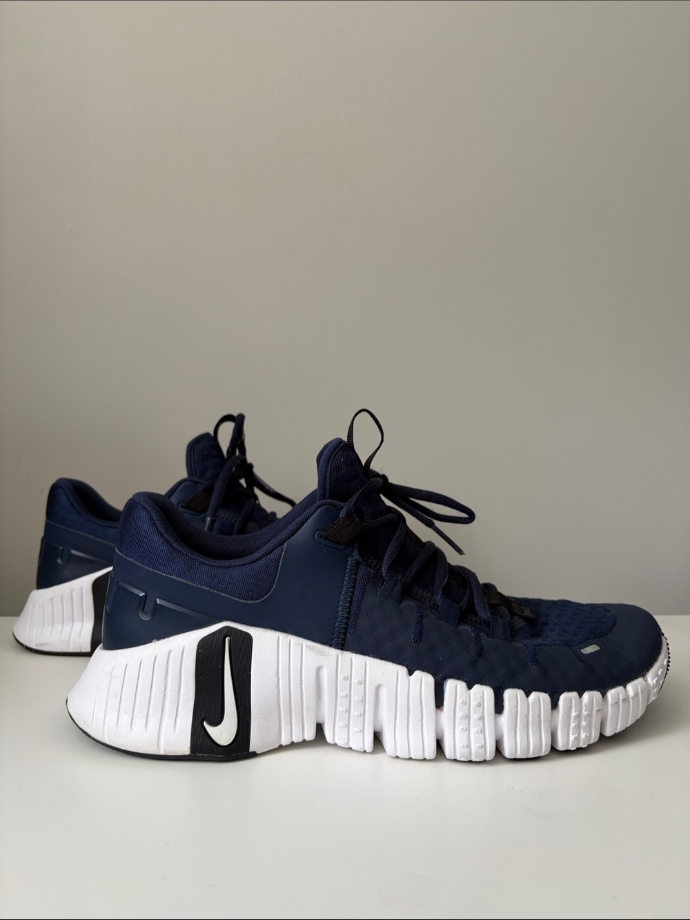 Nike Free Metcon 5, College Navy Blue and White, M 9.5 / W 11